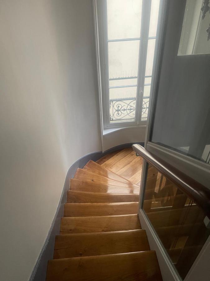 Centre Dernier Etage Vue Ascenseur Appartement Parijs